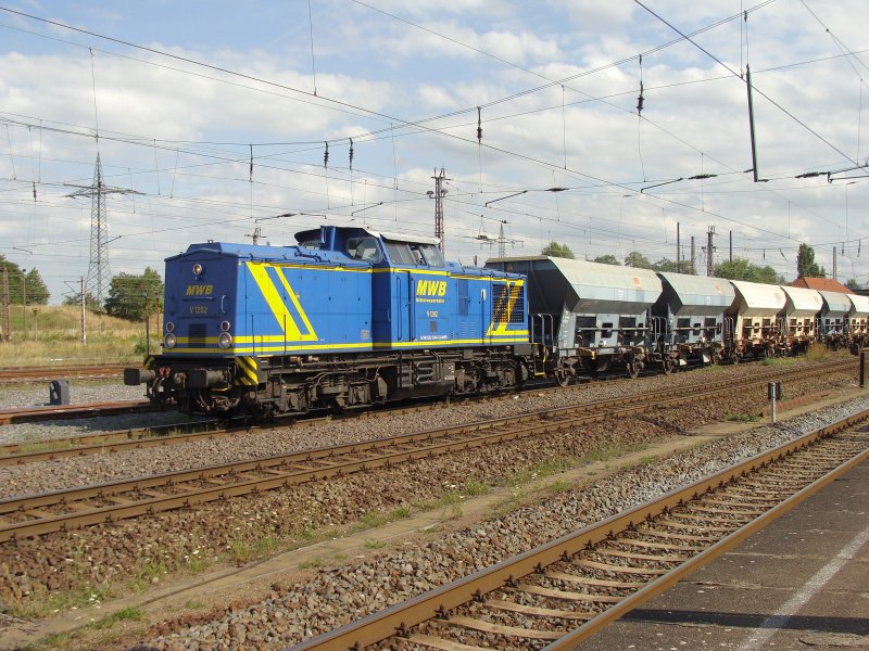 V 1202 (202 630-0), the MET with a short train