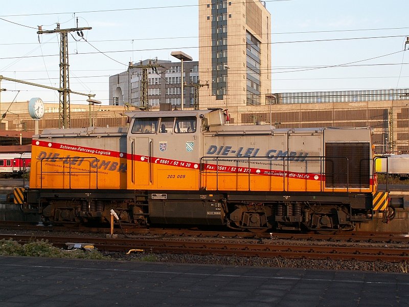 Diese Lokomotive der Die-Lei-GmbH steht im D�sseldorfer Hauptbahnhof. Das Foto