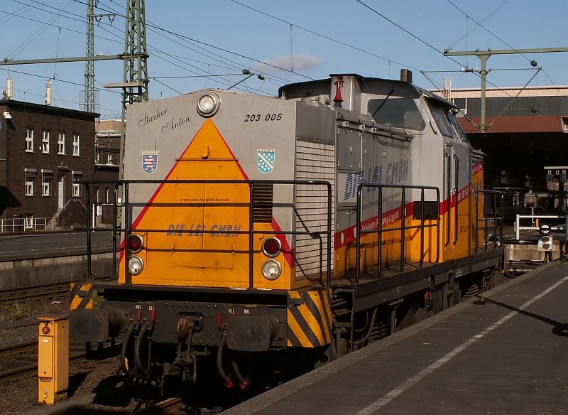 The BR 203 "Strong Anton" is at the Düsseldorf main