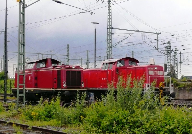295058-2 next to a V 100 of the railway Emsländischen
