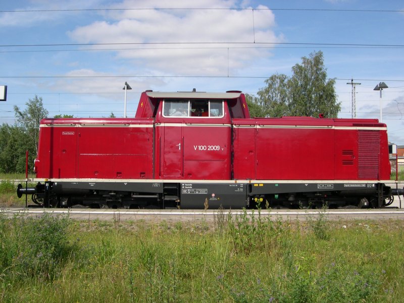 Hier die V100 2009 am 27.6.2009 beim rangieren in G�strow.