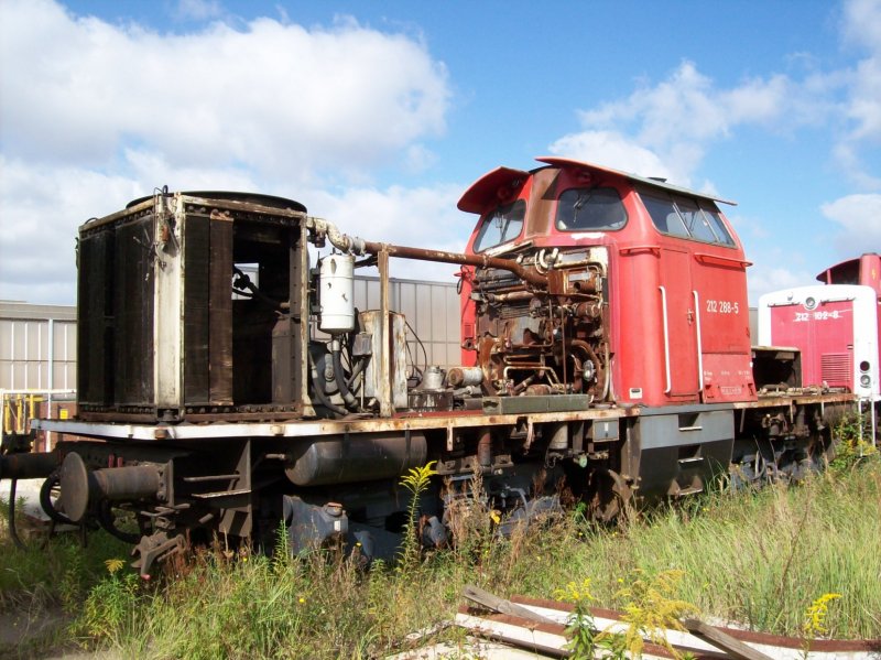 trauriges Bild der 212 288-5, am 15.09.07 in Stendal
<a href= http://staedte.kaposo.de 