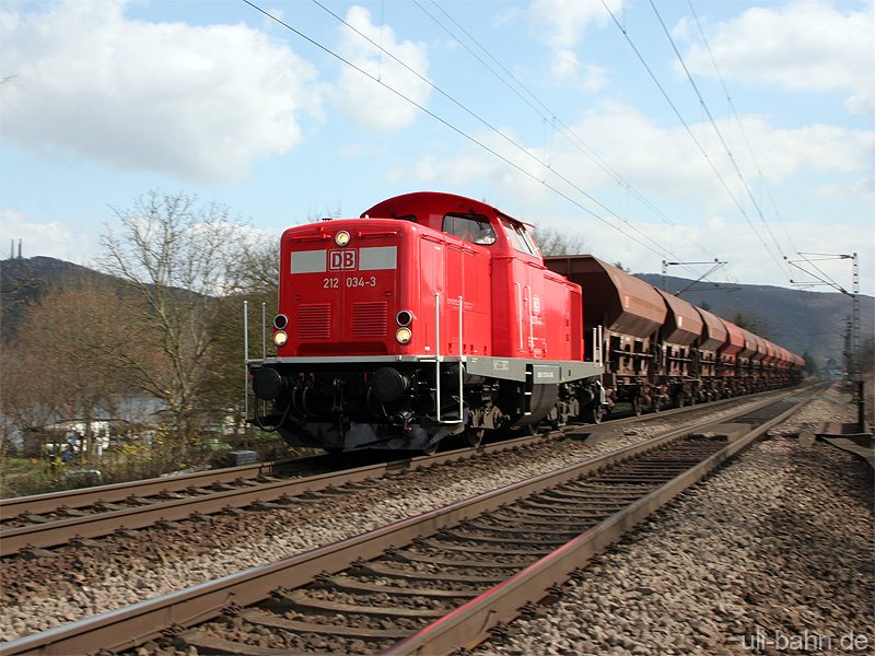 BR 212034-3 DB with the construction train on 30/03/2009 in
