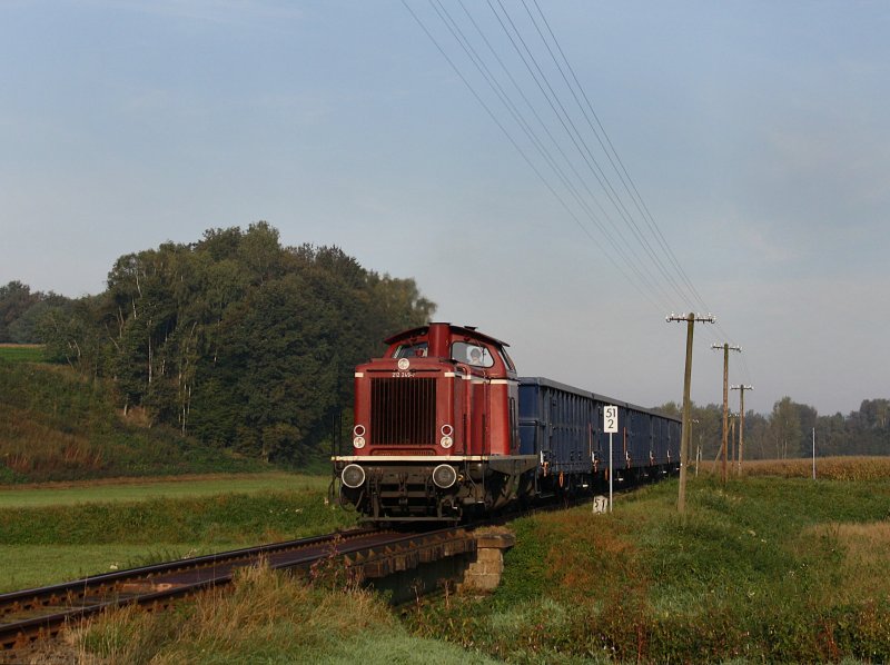 Die 212 249 von Lokomotion mit einem Kohlezug nach Pocking