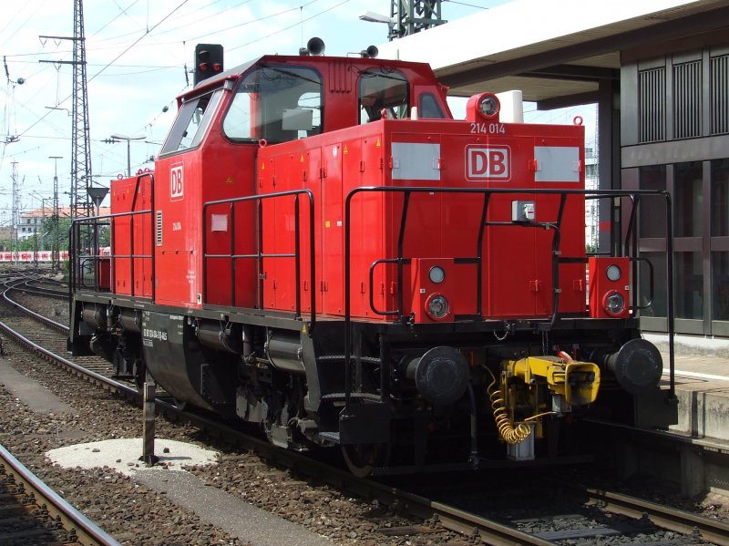 Diesellok 214 014 am 18.06.2009 in N�rnberg Hbf bei Rangierarbeiten.