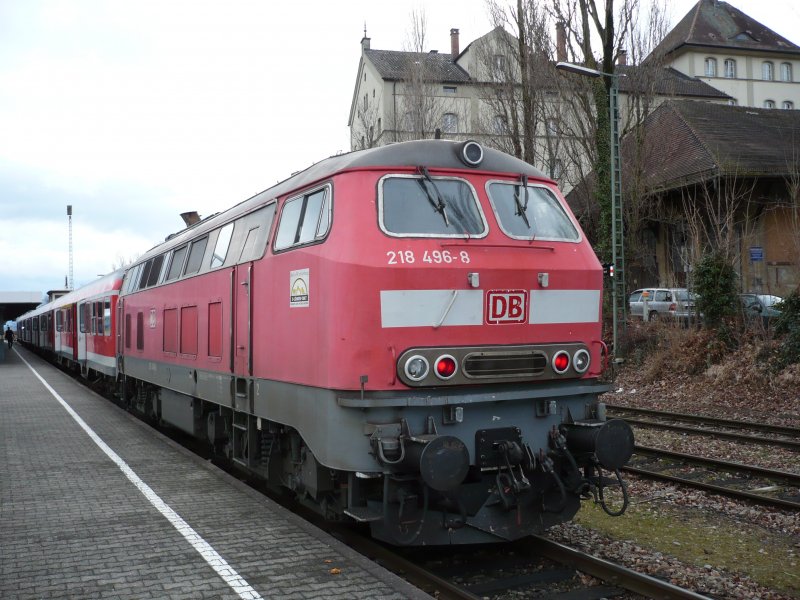 BR 218 496-8 aus Richtung Aulendorf endet hier mit ihrem Regionalzug   am 2.02.08 im bayerischen Lindau am Bodensee.