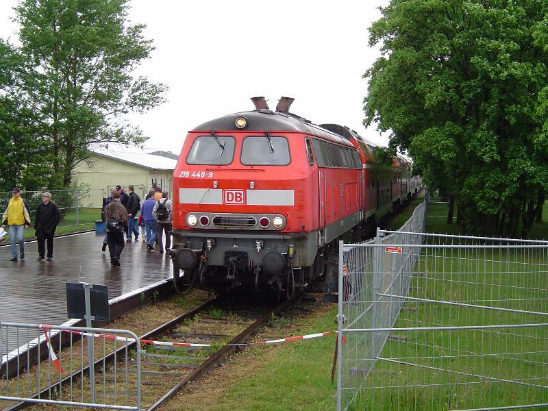 BR218 448-9 wartet hier im ILA-Bahnhof der Luftfahrt-Ausstellung in Berlin