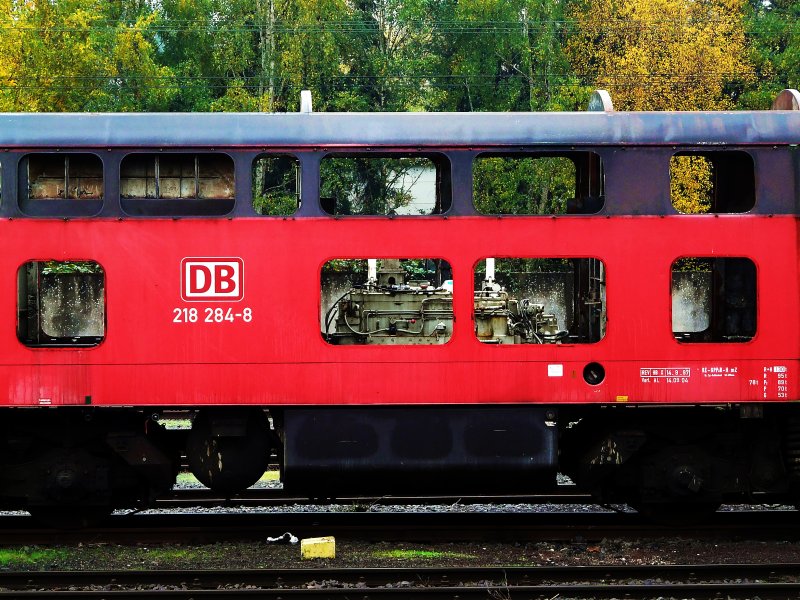 Eine 218 284-8 in Bremen, auf dem Gel�nde einer
