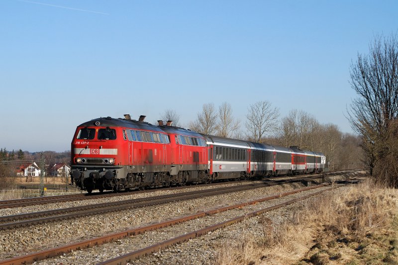 218 437 und 218 400 mit EC 194 bei Epfenhausen