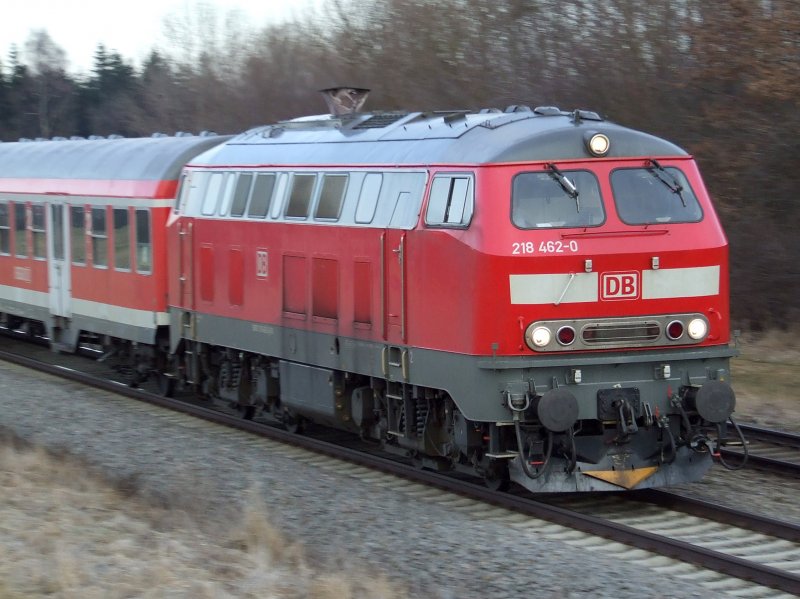 218 462 zieht am 18.03.2009 einen RE in Richtung Buchloe