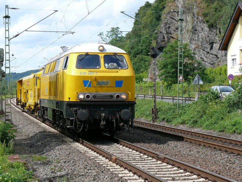 218 287-1 der Deutsche Bahn Gleisbau (DBG) durchf�hrt mit einem