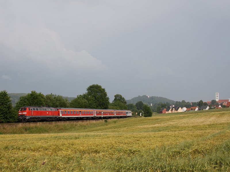 Die 218 462 mit dem RE nach N�rnberg am 26.06.2009