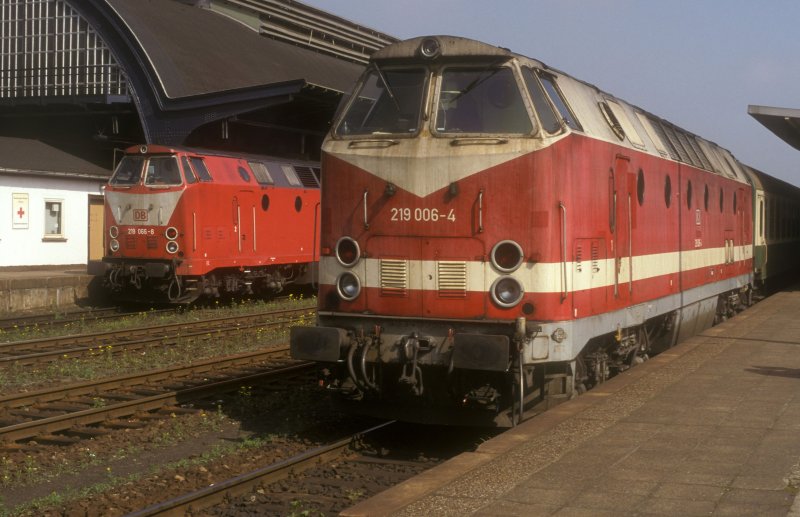 219 006 und 219 066 Gera 26.04.99 