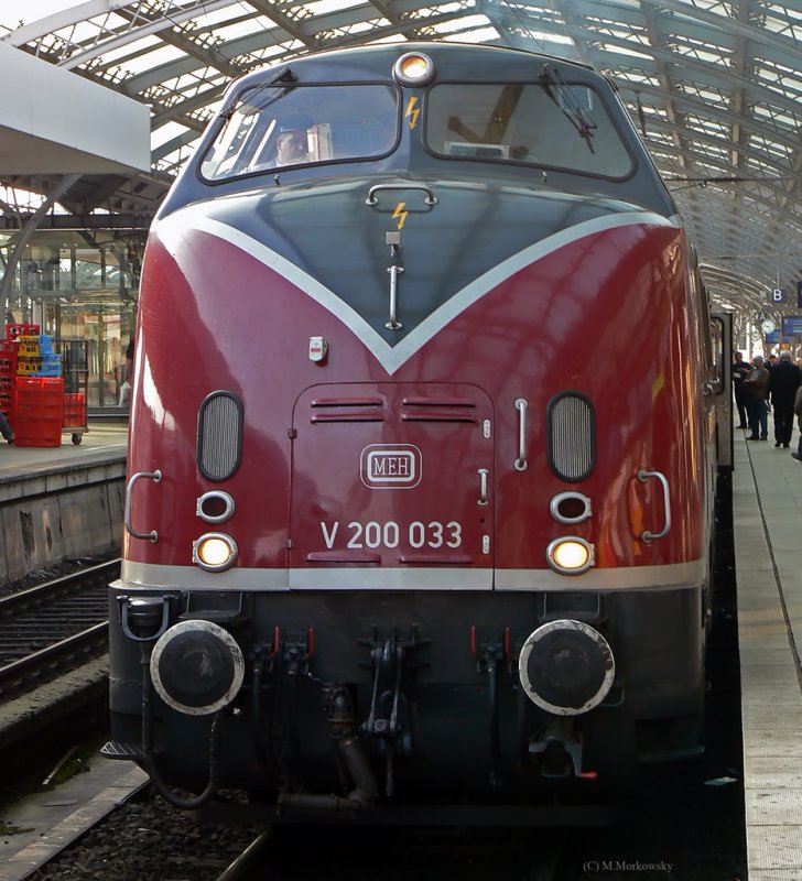 V200 033 in K�ln Hbf am 11.04.09 