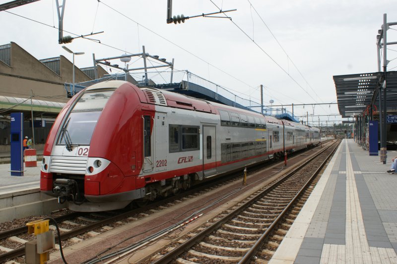 CFL Baureihe 2200 Nr. 02 als Regionalzug nach Esch Alzette,