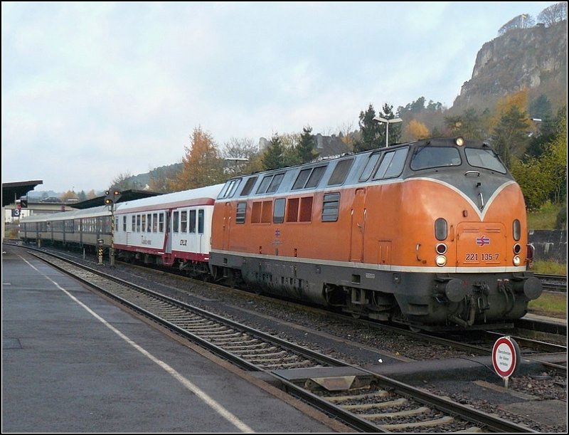 The special train consisting of diesel locomotive 221135-7 Bocholter the