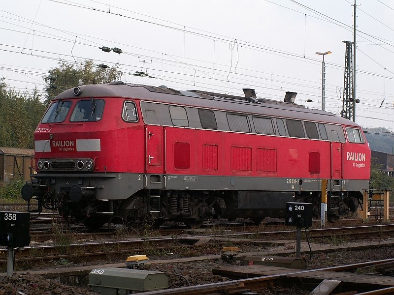 Diese BR 225 steht abgestellt in Oberhausen Osterfeld. Das Foto