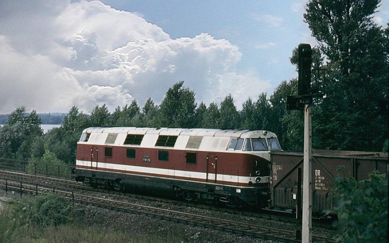 Die V180 218, damals vom Bw Karl-Marx-Stadt, (Chemnitz) auf dem