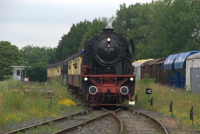 23 076 (Jung 12511/Bauj.1956)der VSM am 11.07 2009 w�hrend der