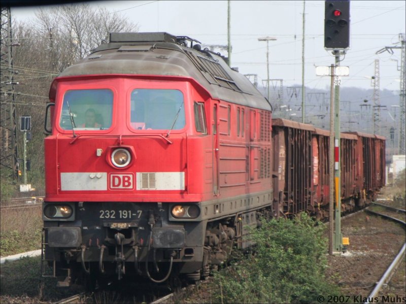 Begegnung mit 232 191-7 in Duisburg bei der Revier-Rundfahrt am