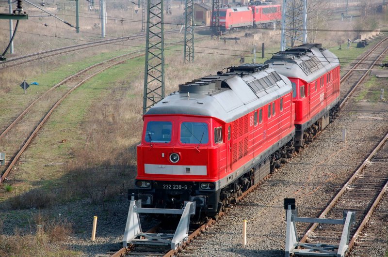 Am 07.04.09 standen im Railion-Werk Halle(S) 232 238 und eine