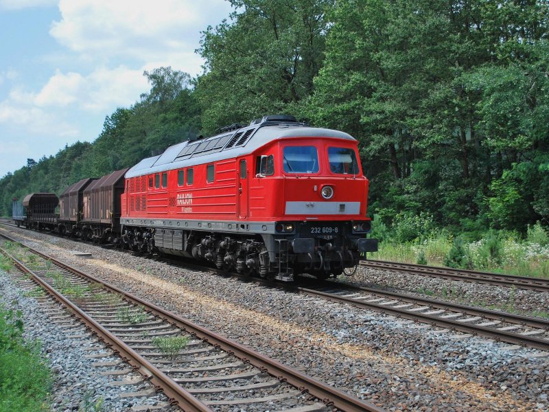 BR 232609-8 is a very short freight train on 07.16.2009
