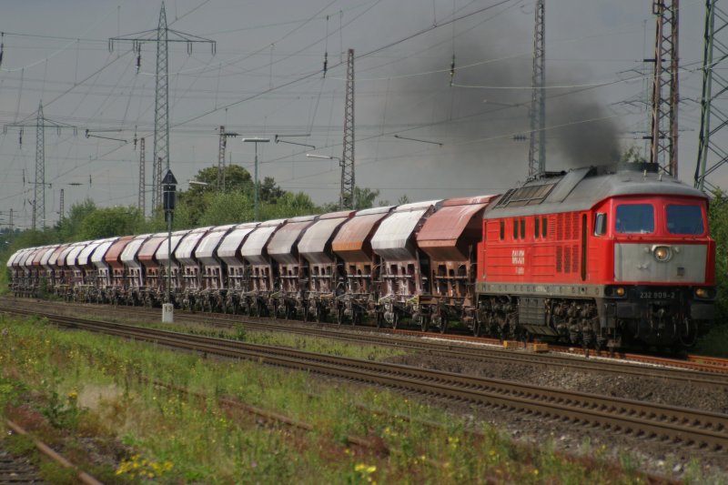 232 909 f�hrt am 3.8.09 in Ratingen-Lintorf an. 