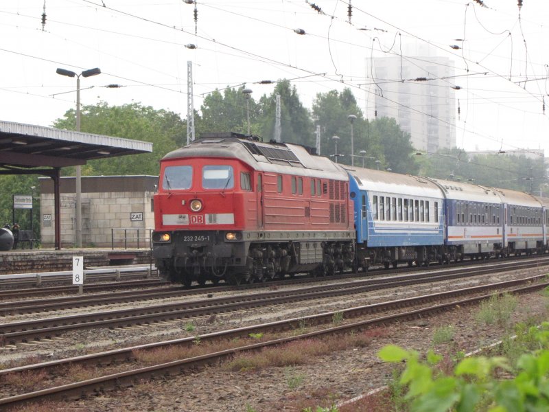 Fr�hnebel �ber der Hauptstadt, und der PKP Intercity mit der