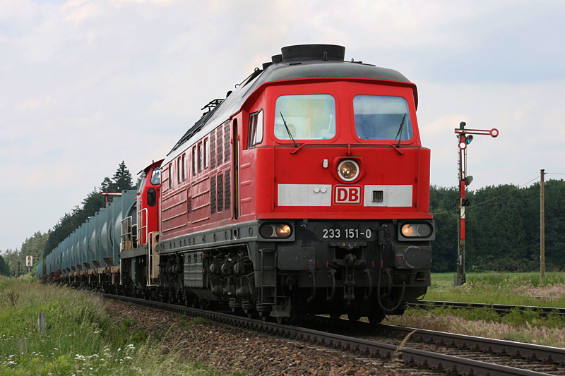 233 151 mit dem M�llzug 51027 am 04.06.2009 in T��ling.
