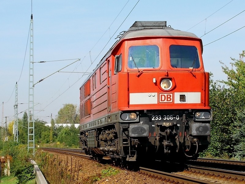 233 306-0 f�hrt am 18.9.2009 durch Dresden-Stetzsch Richtung Dresden-Friedrichstadt. 