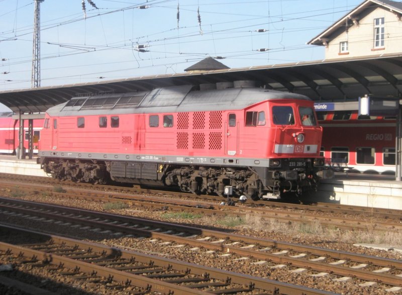 Here 233281-5, when passing by on 20/09/2009 Angermünde. (automatically translated,