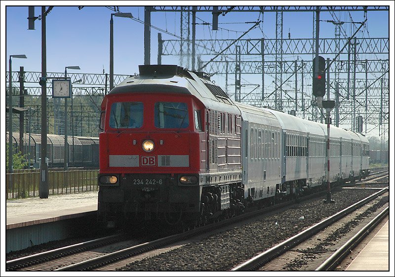 234 242 brachte am 1.5.2008 den EC 47 Berlin-Warszawa-Express bis