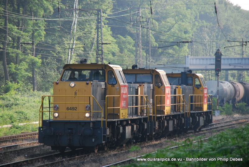 6492 (Railion DB Logistics) runs on 17 June 2009, at