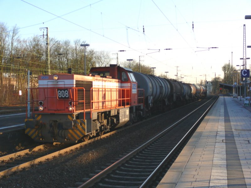 808 der RBH mit Kesselzug bei der Durchfahrt in Recklinghausen