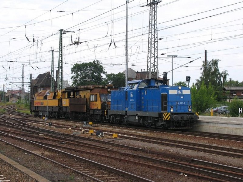 293 021-6 (Pressnitztalbahn) auf Bahnhof Angerm�nde am 9-7-2007. 