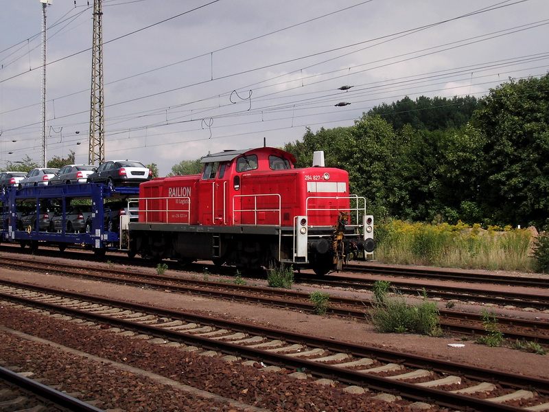 294-827 on moving train in a car Gößnitz. (automatically translated,