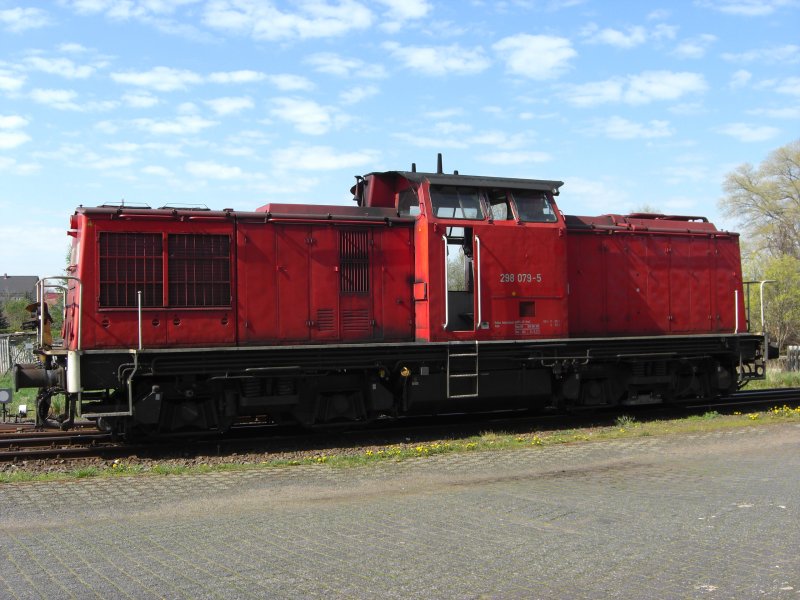 Gerade ist BR 298 079-5 aus dem haldenslebener Stadhafen (UHH)