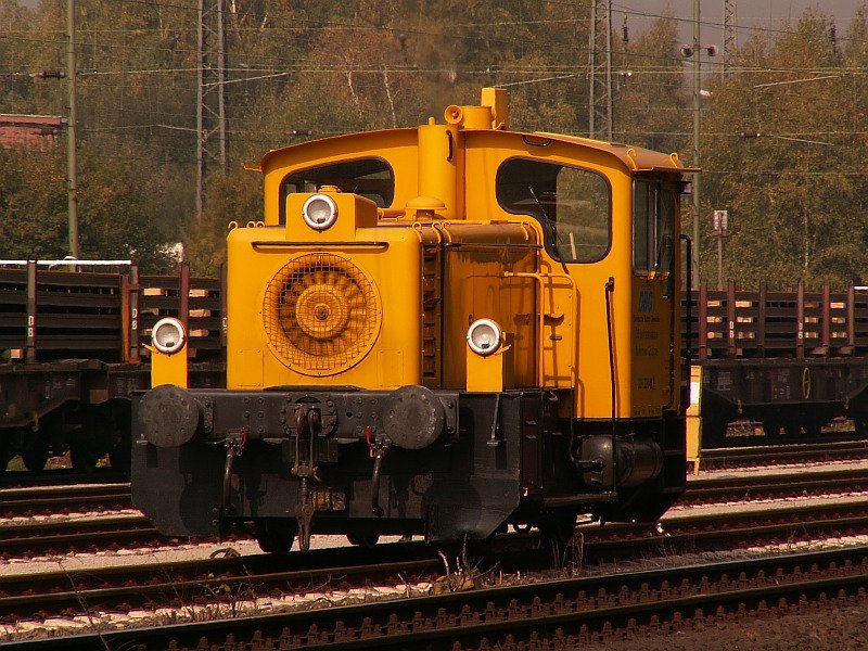 Diese kleine Lokomotive rangierte im Betriebswerk in Duisburg Entenfang. Das