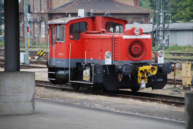 Offenburg, 17.09.2009, 335 121-0 im Bahnhof 
