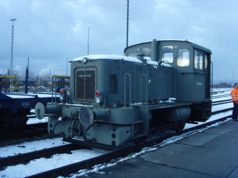 357524-8 and 357515-6 is also loaded onto a truck in