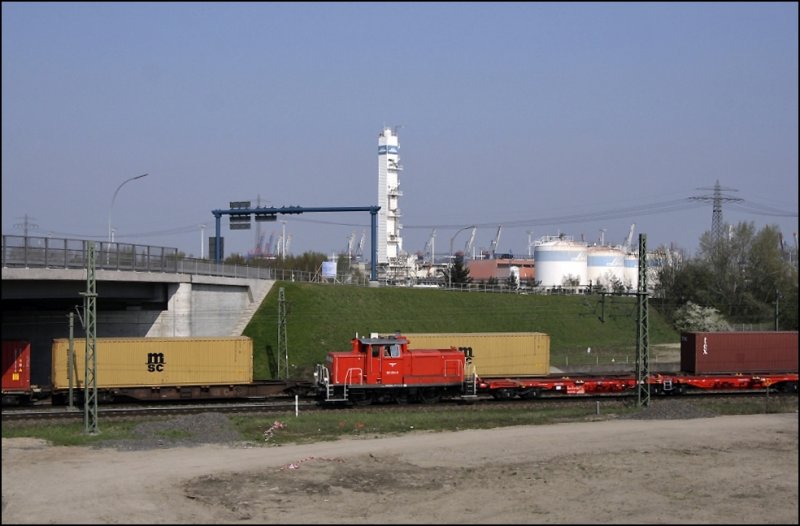 361 234 der ELV scheibt einen Leerzug in Richtung Altenwerder...
