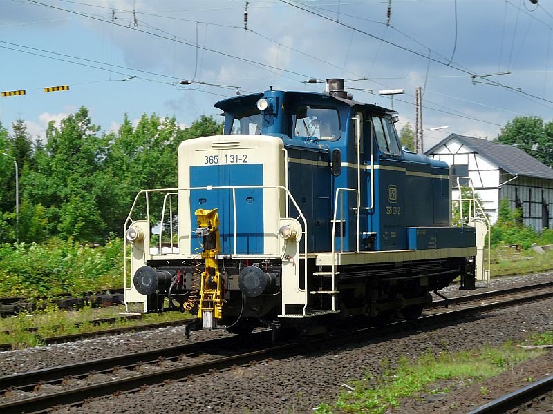 Richtig schnell schoss diese BR 365 durch Ratingen-Lintorf. Das Foto