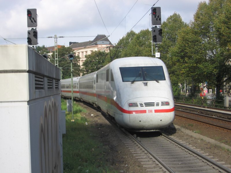 "My" ICE 808 (401 008) leaves Hamburg Center Hamburg-01.10.2007 +50