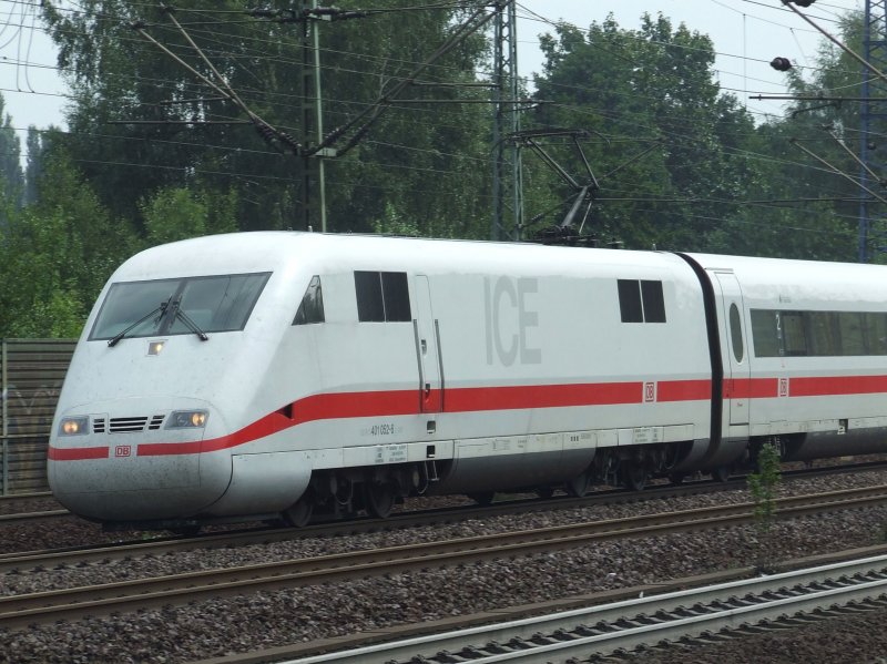 ET 401 052 f�hrt am 06.08.2008 in Hamburg-Harburg ein. 