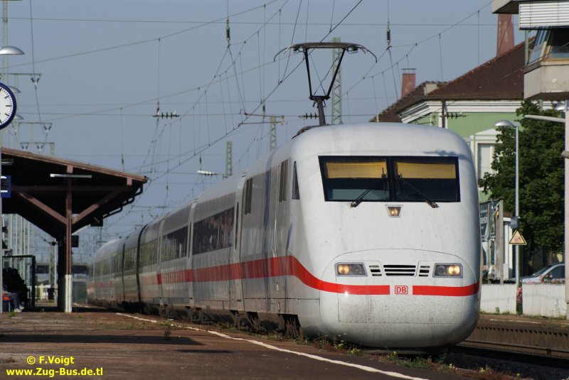 BR 401 089- 8 bei der Durchfahrt in M�llheim (
