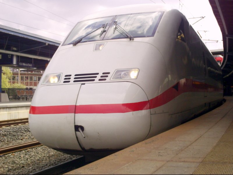 Der Steuerwagen des ICE2 Bautzen auf dem Weg von K�ln/Bonn-Flughafen
