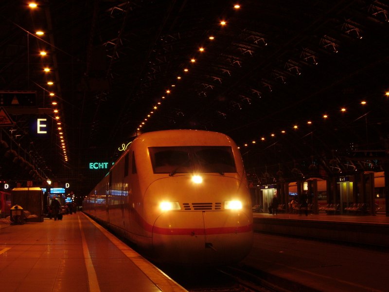 402 031 Brandenburg an der Havel steht als ICE 856