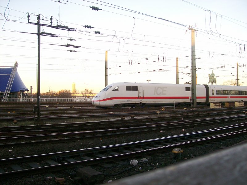 ICE 2 "Ludwig Lust" in Cologne Hbf (automatically translated, Powered
