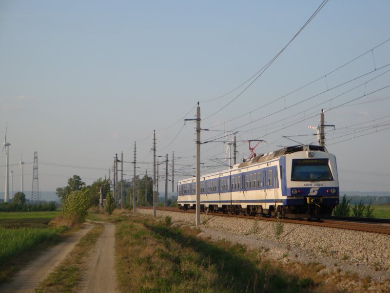 4020 258-2 has left on the trip to the station