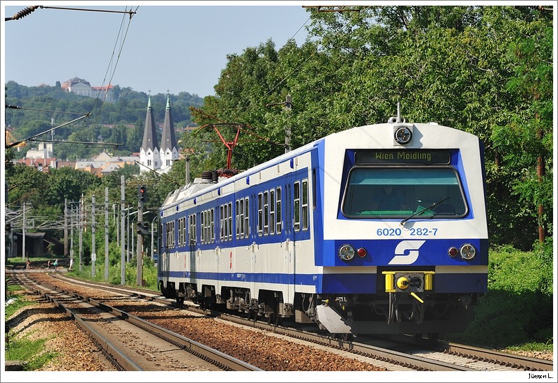 Ein Traum in Blau: 6020.282 als RSB2 in Richtung Wien/Meidling.